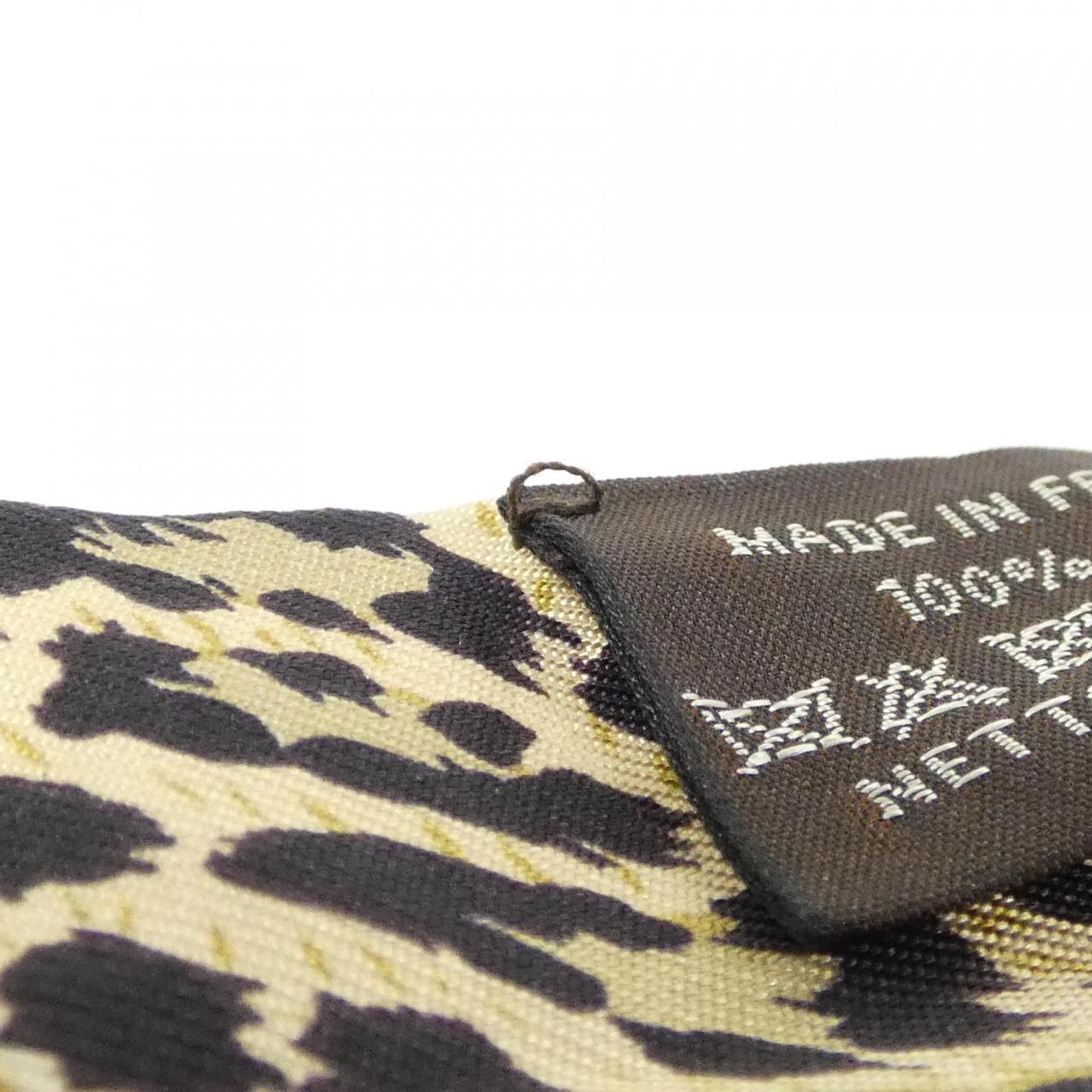 エルメス JUNGLE LOVE LOVE シルクツイリー