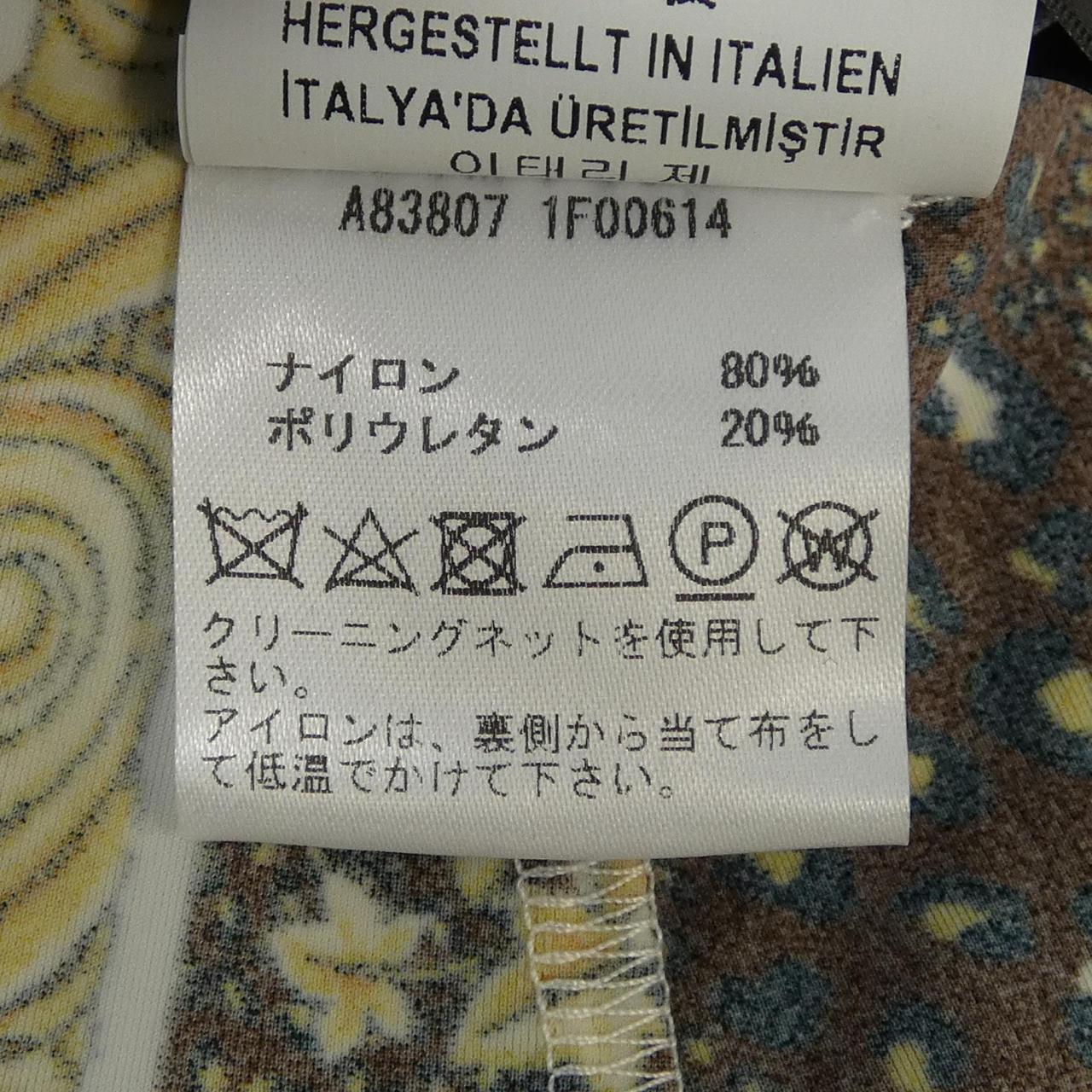 ヴェルサーチェ レギンス