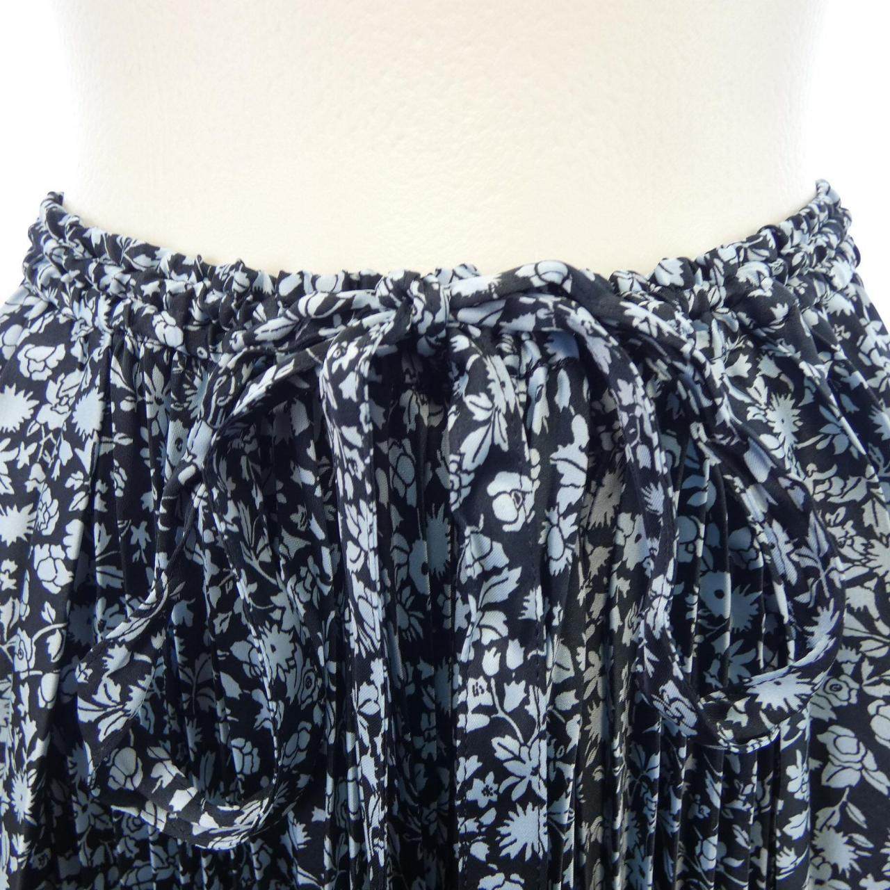 アッパーハイツ スカート