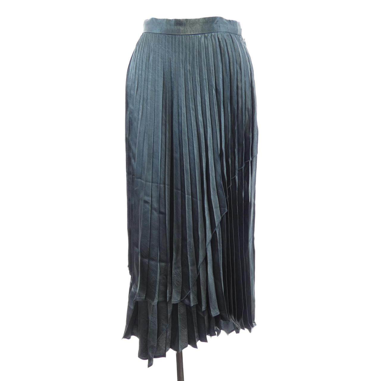 アッパーハイツ スカート