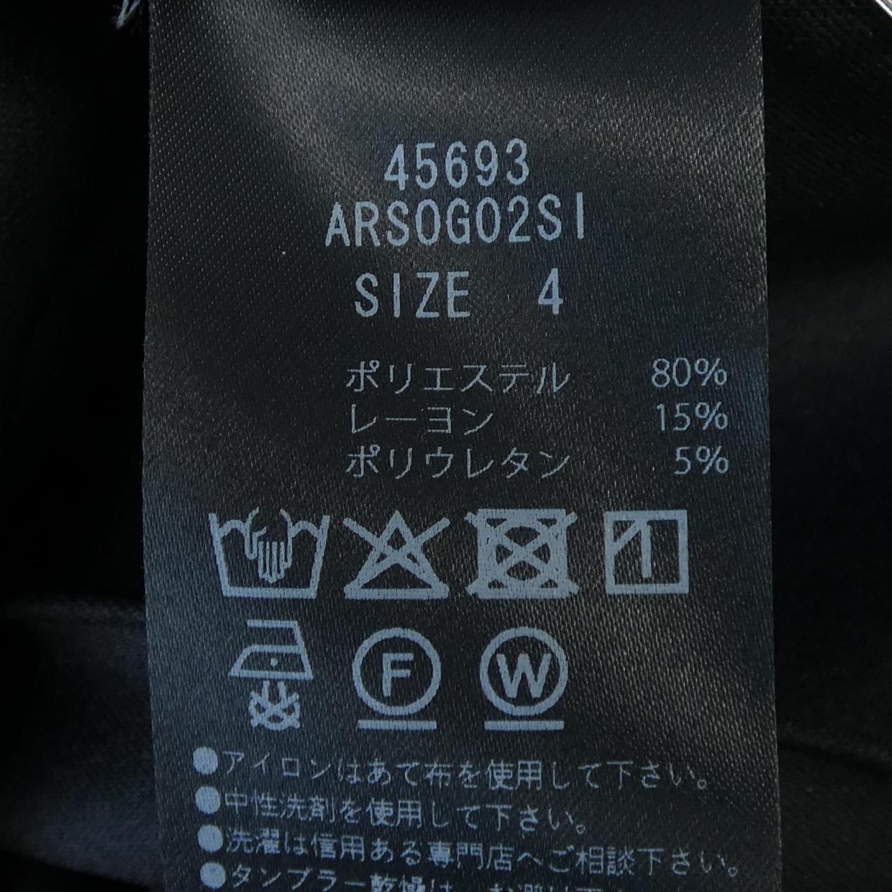 アディアム スカート