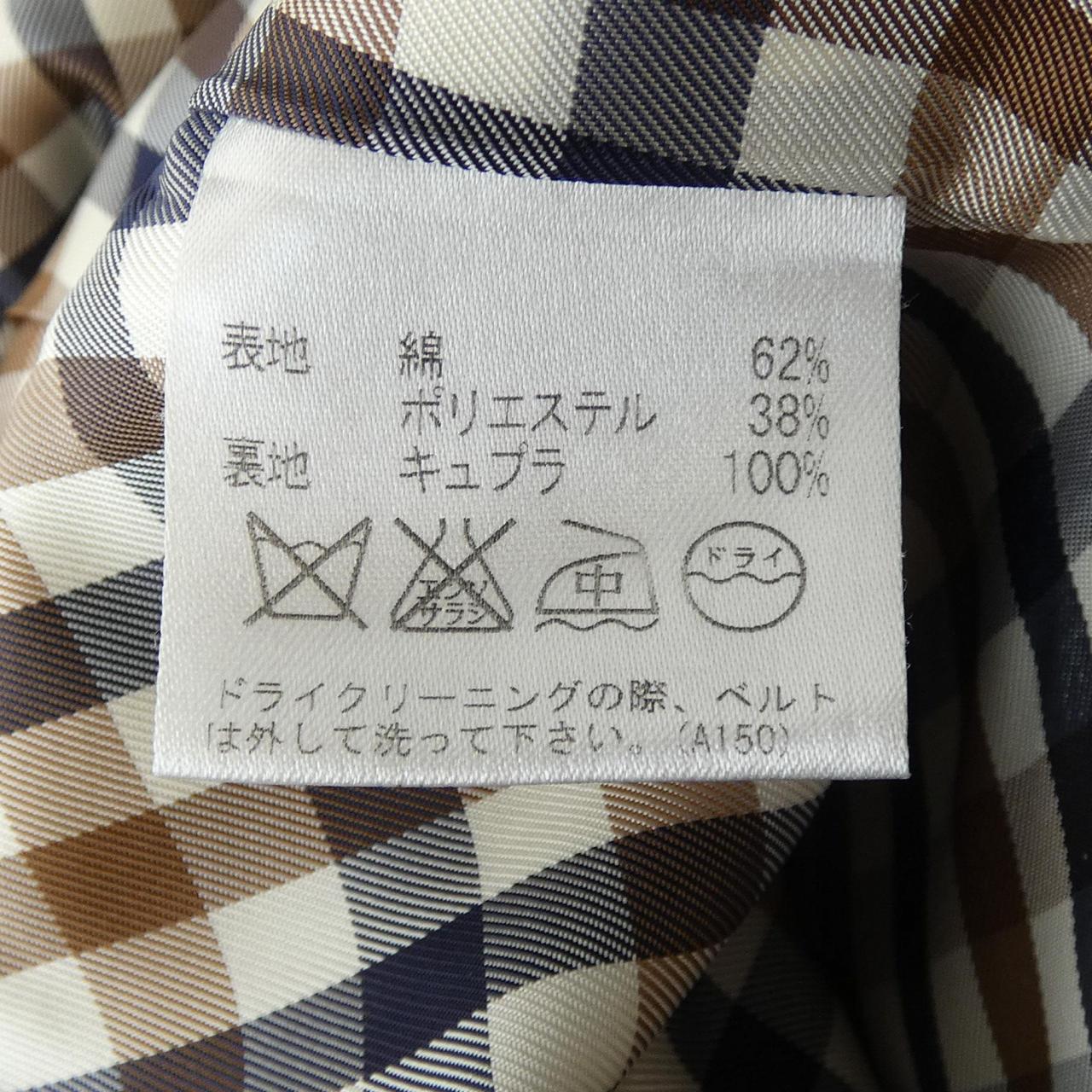 アクアスキュータム トレンチコート