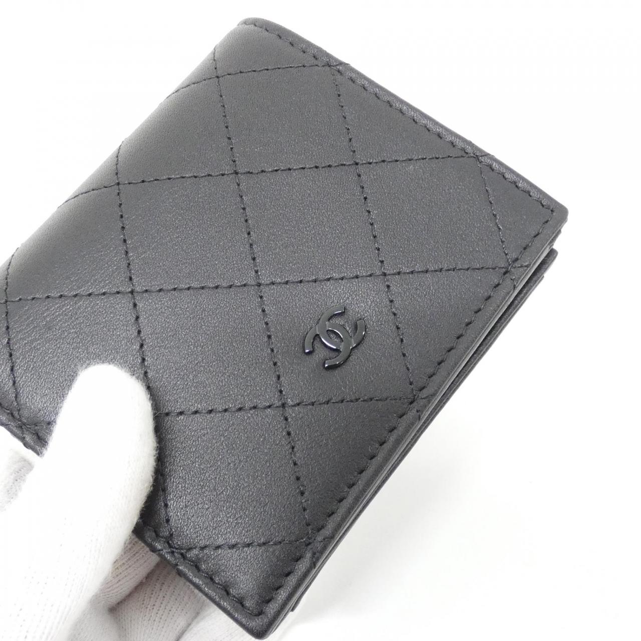 シャネル カーフ 二つ折り財布
