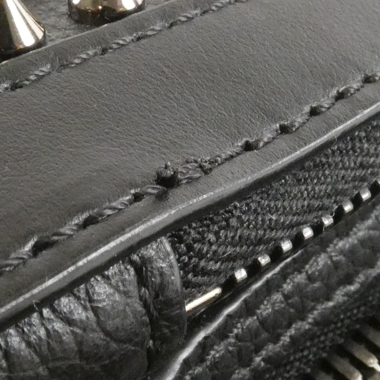 クリスチャンルブタン ルビファンク カーフ ショルダーバッグ