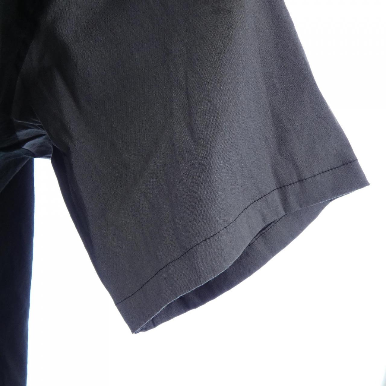 ウノピュウノウグァーレトレ 半袖シャツ