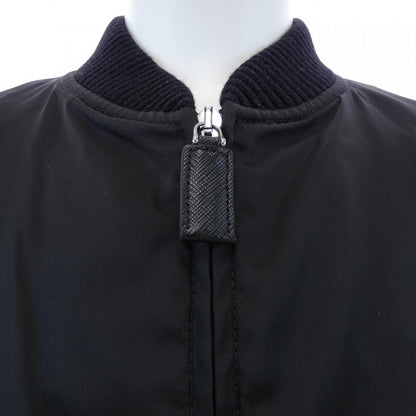 プラダ トライアングルロゴ RE-NYLON ブルゾン
