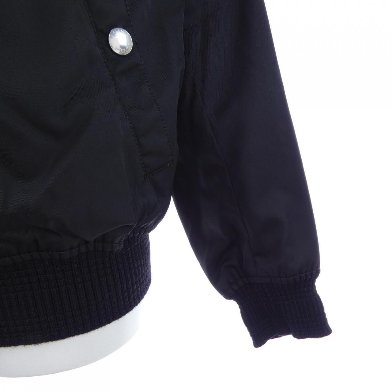 プラダ トライアングルロゴ RE-NYLON ブルゾン