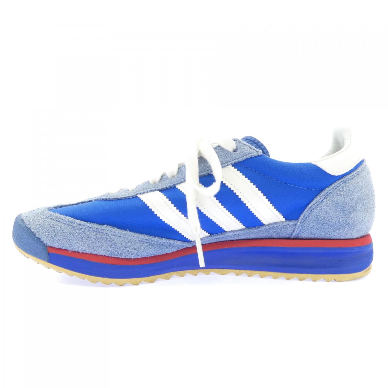 アディダス スニーカー