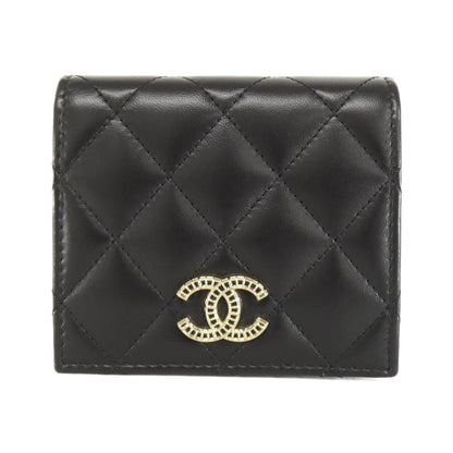 シャネル ラムスキン 二つ折り財布