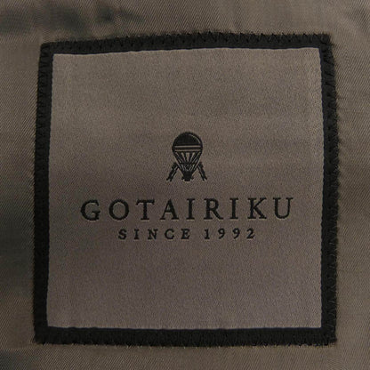 ゴタイリク スーツ