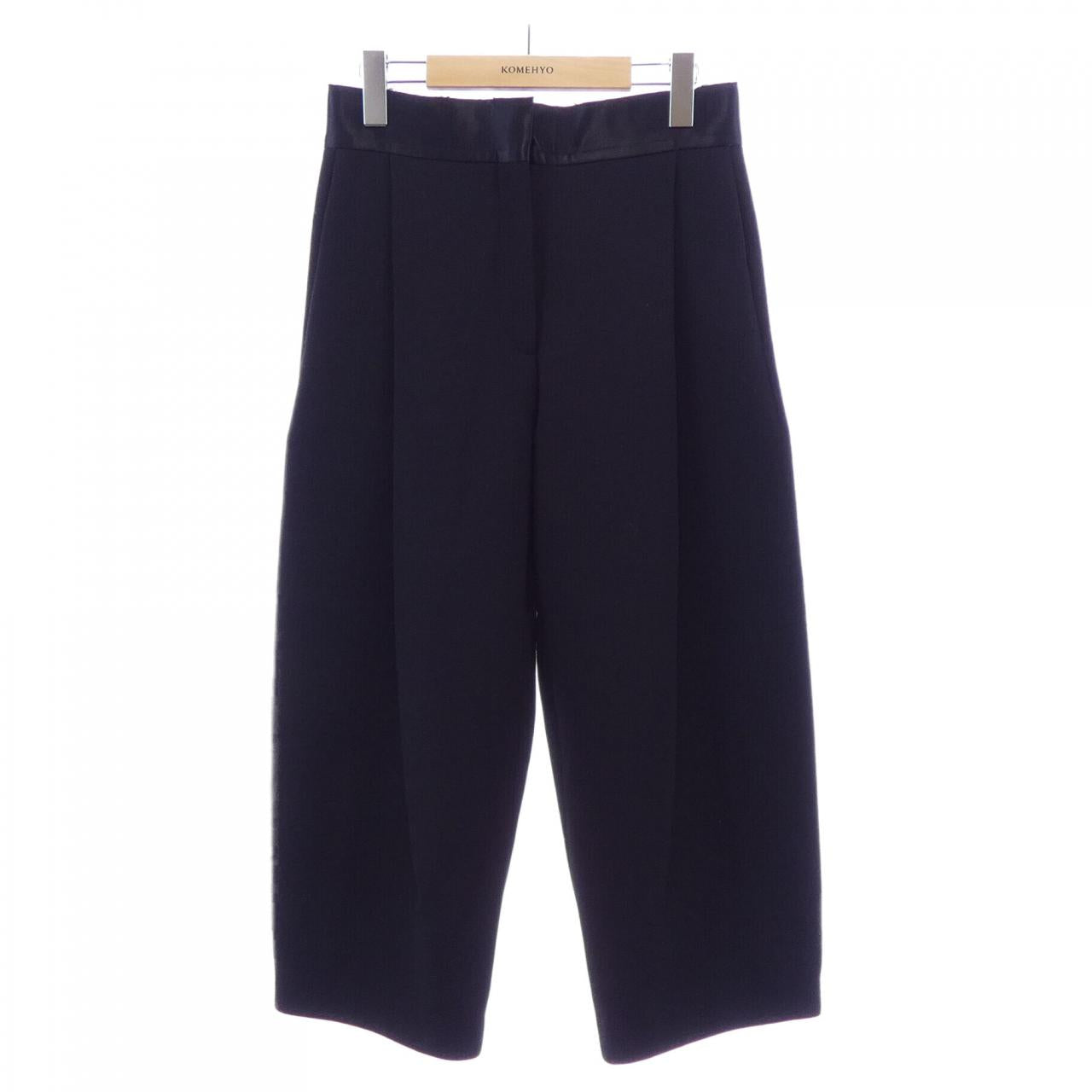 セリーヌ ウール クロップドパンツ