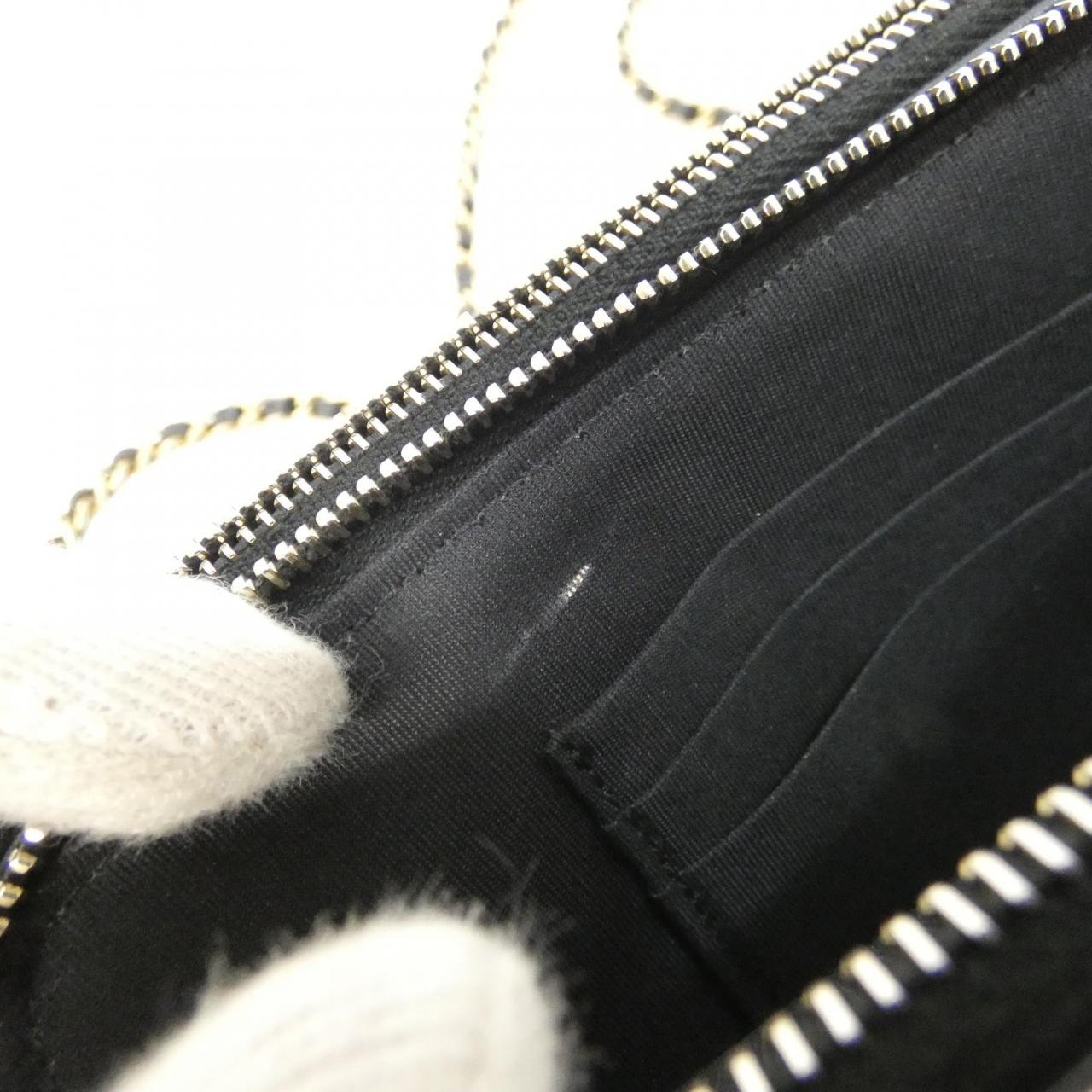 シャネル キャビアスキン 財布