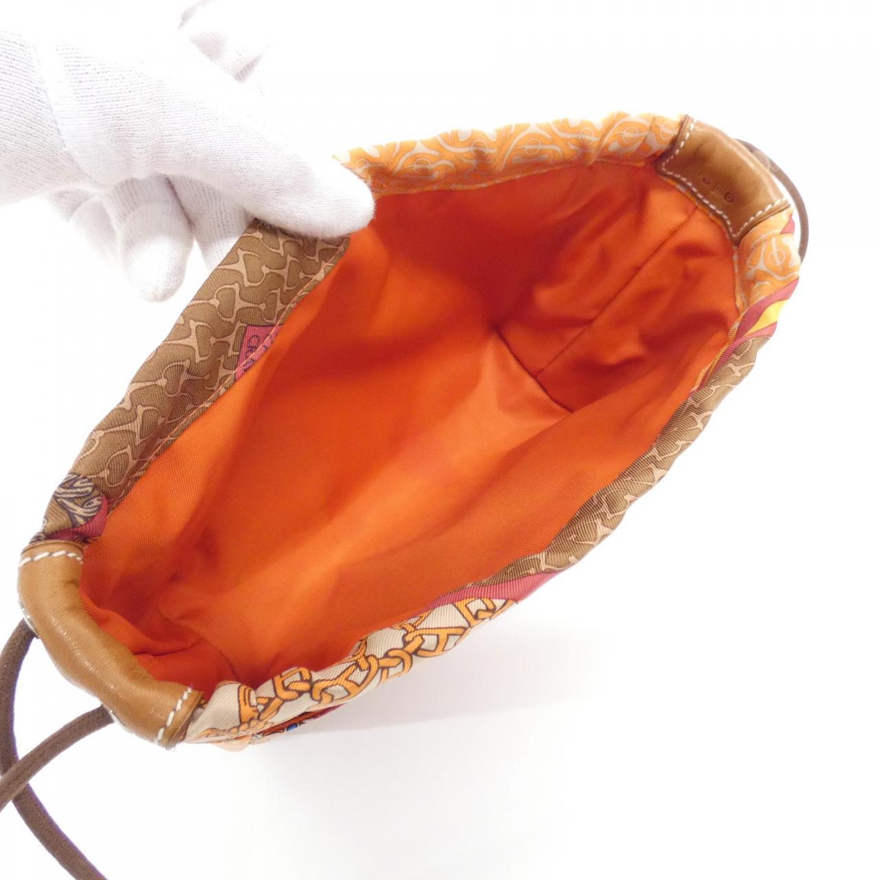 エルメス CARRE EN CRAVATES シルク バレニア ポーチ