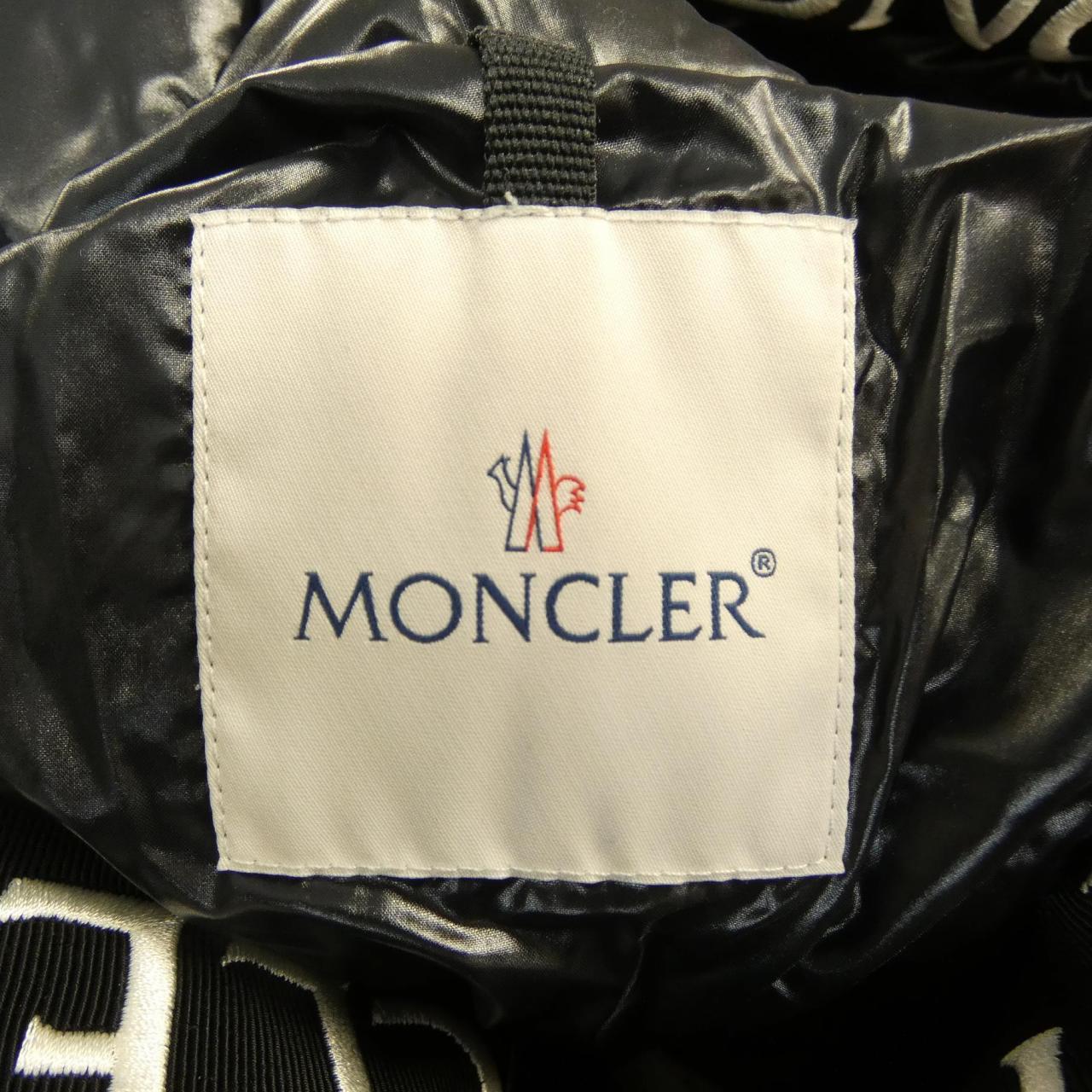 モンクレール MONTCLA ダウンジャケット