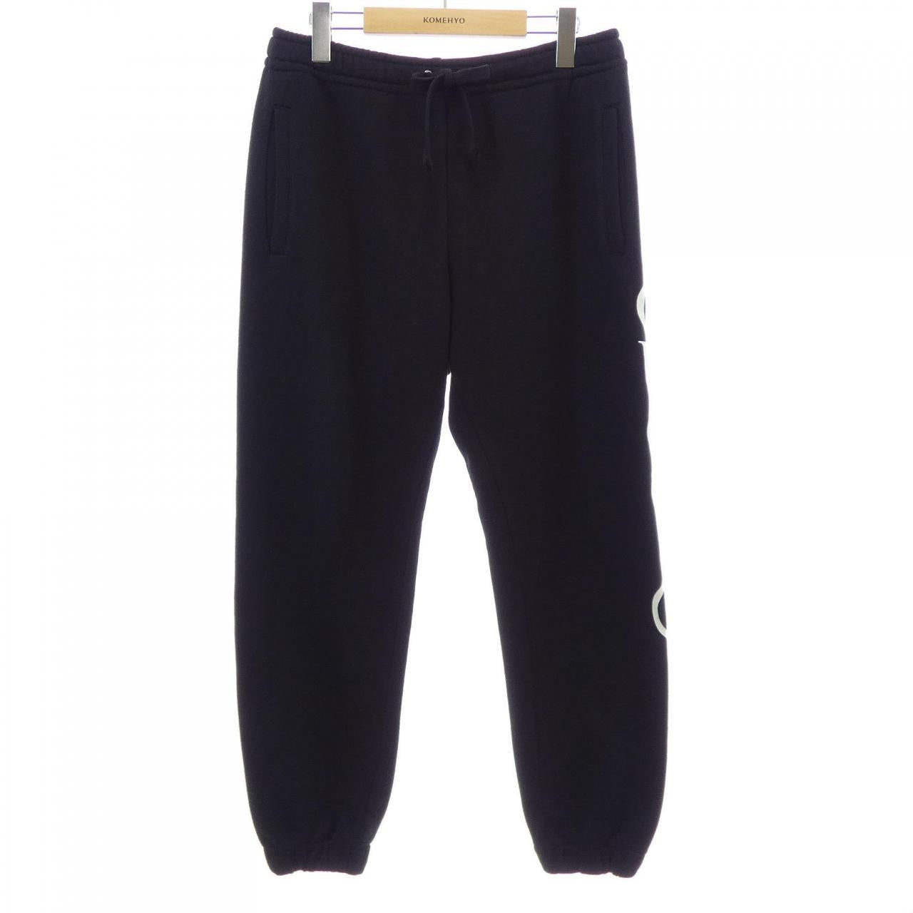グッチ パンツ