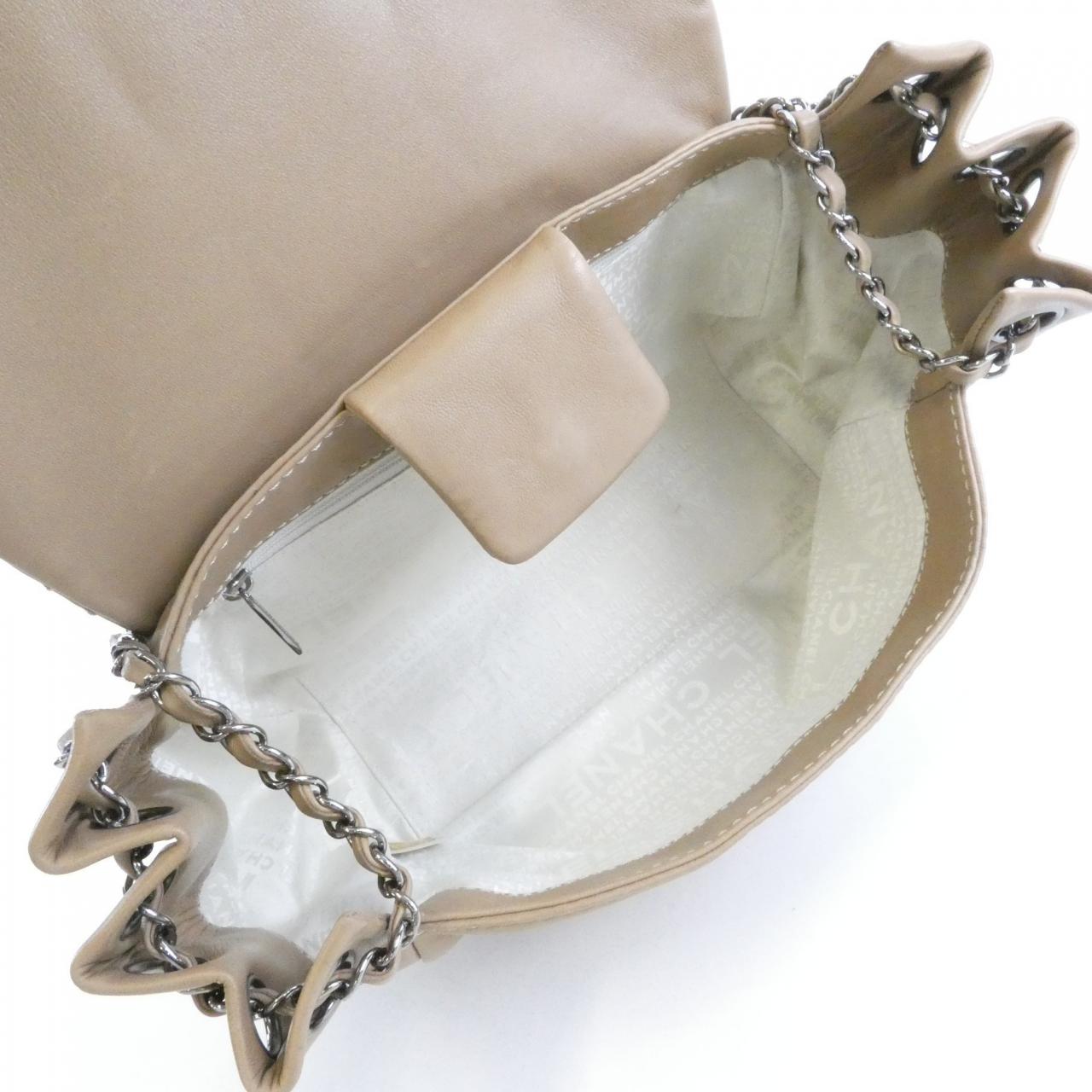 シャネル ラム ショルダーバッグ