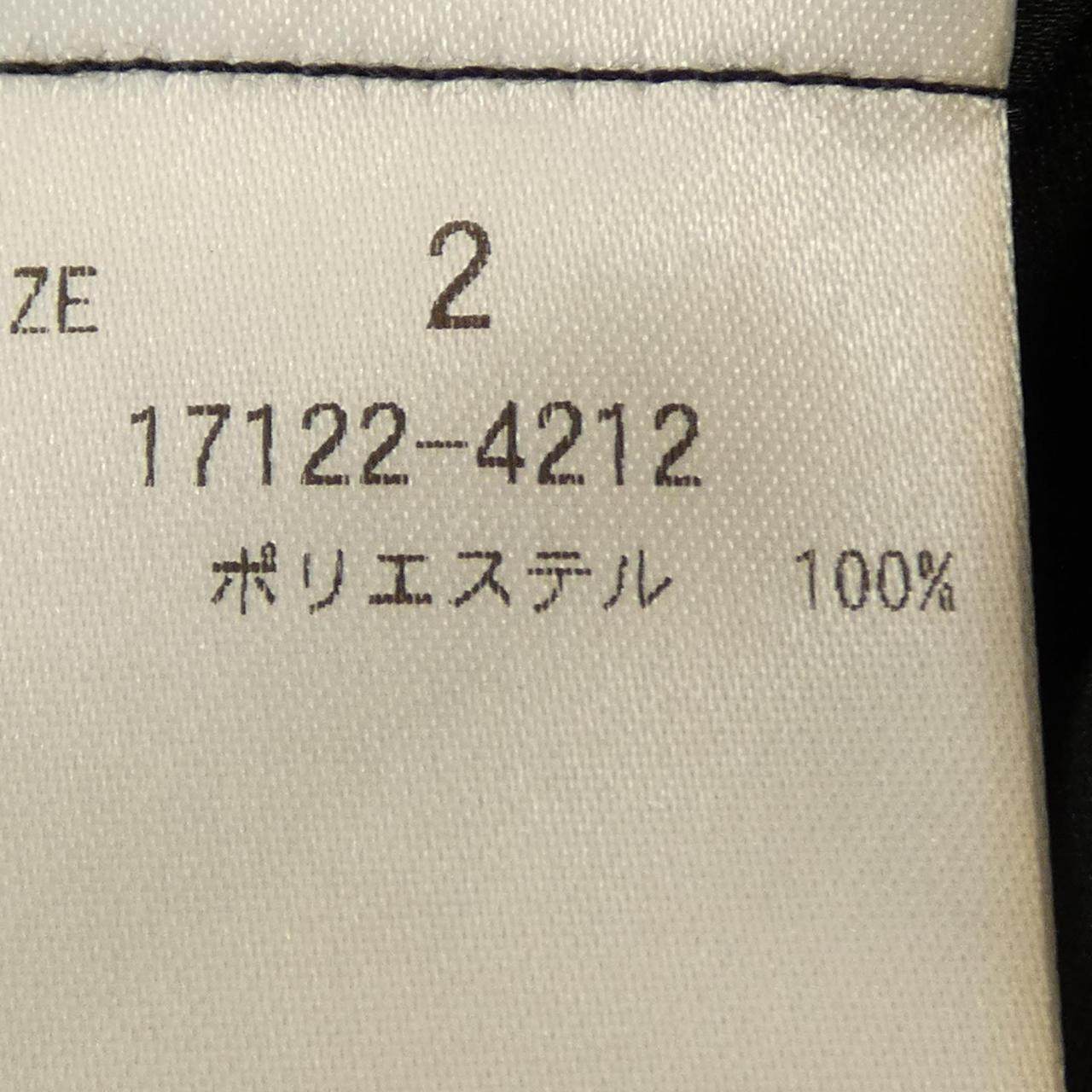 クラネ トップス