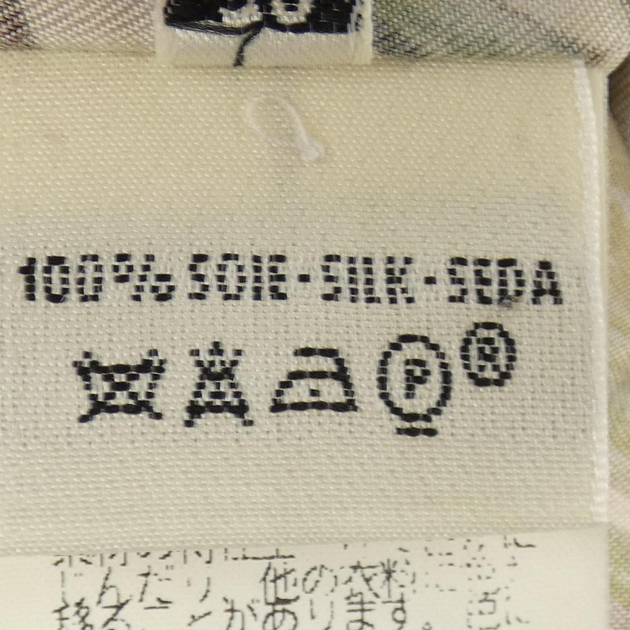 エルメス JARDIN SECRET シルクトップス