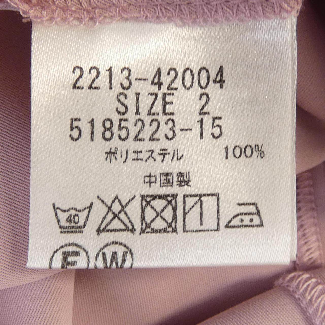 クイーンズコート シャツ