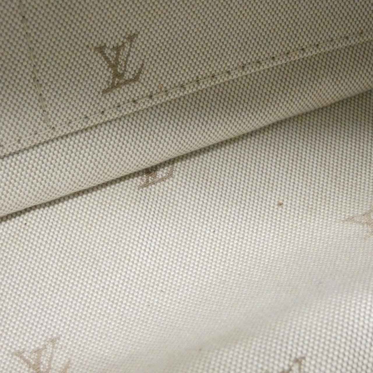 ルイヴィトン ナイルXL カーフ ショルダーバッグ