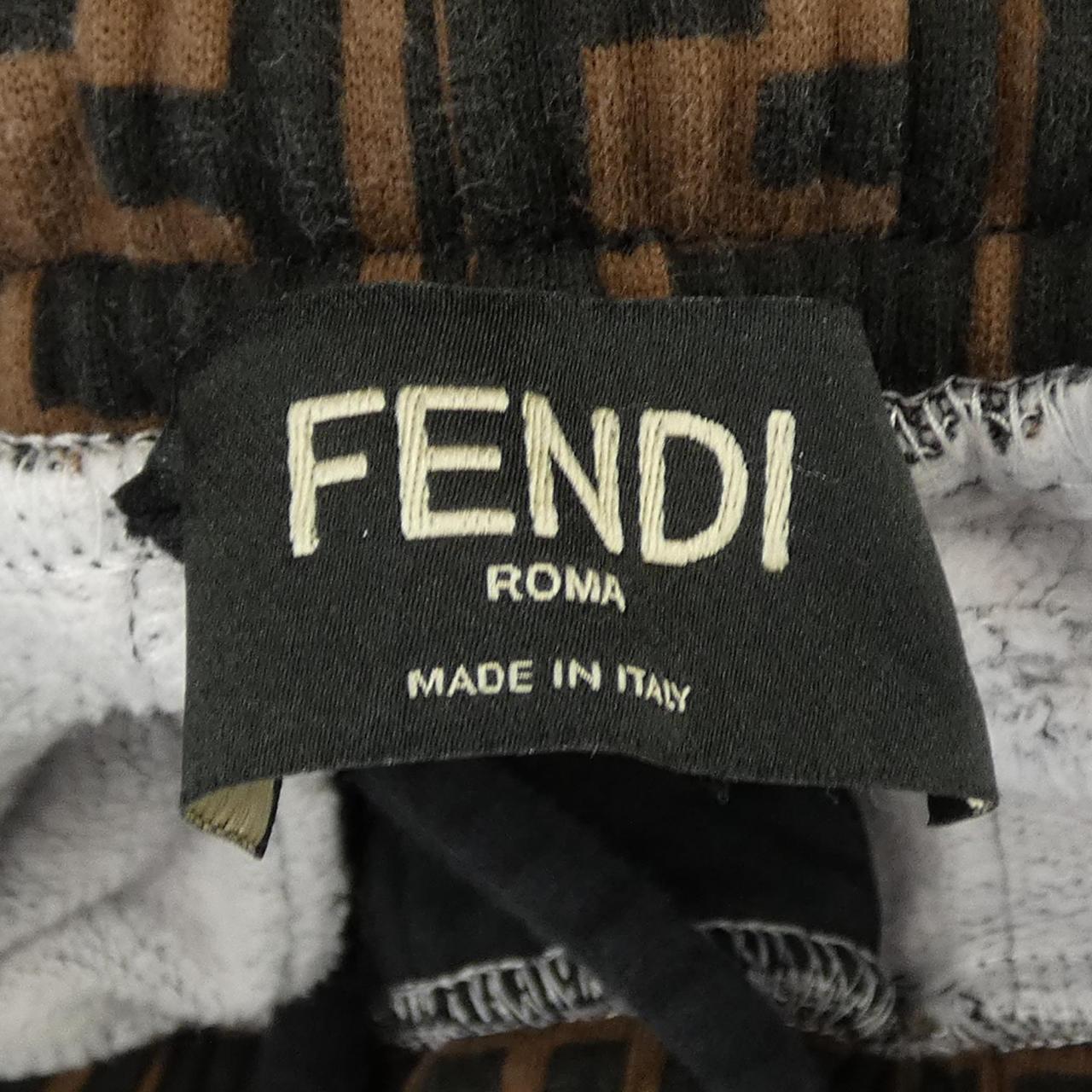 フェンディ キュロットパンツ