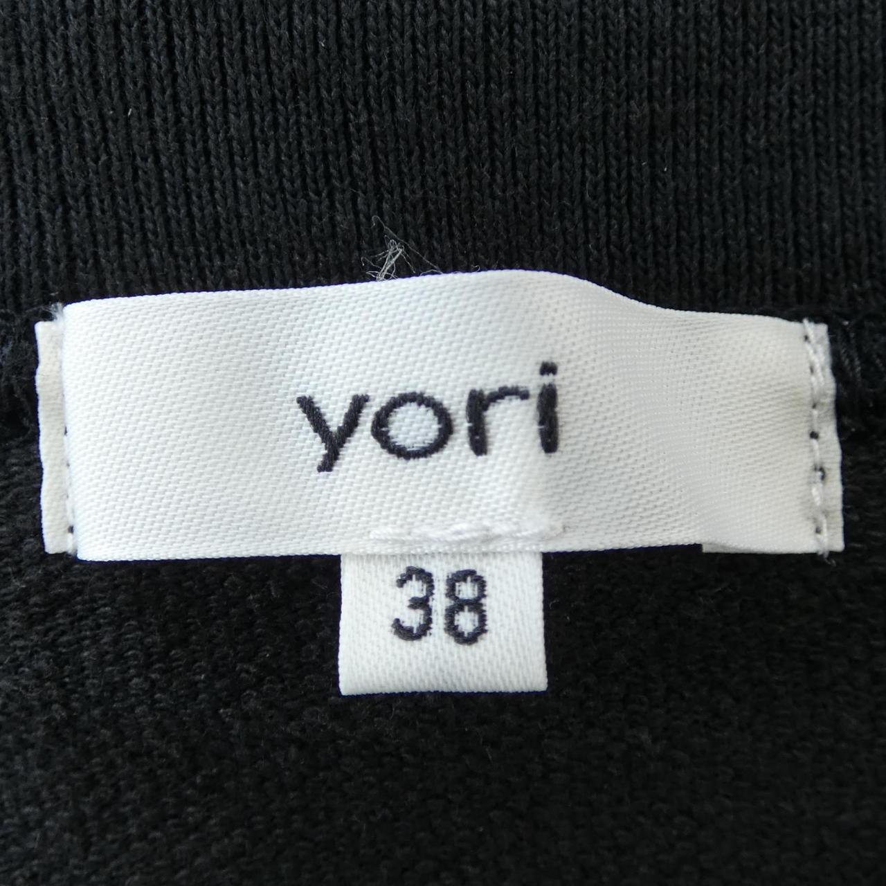 ヨリ コットンTシャツ