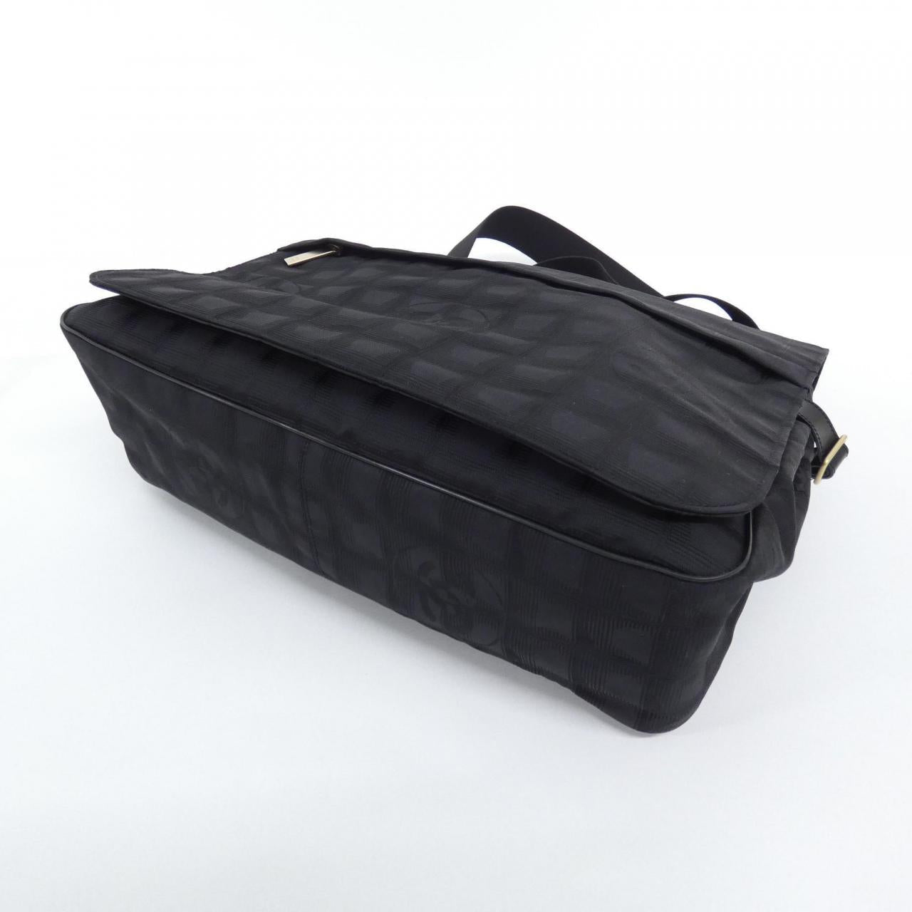 シャネル トラベルライン ナイロンショルダーバッグ