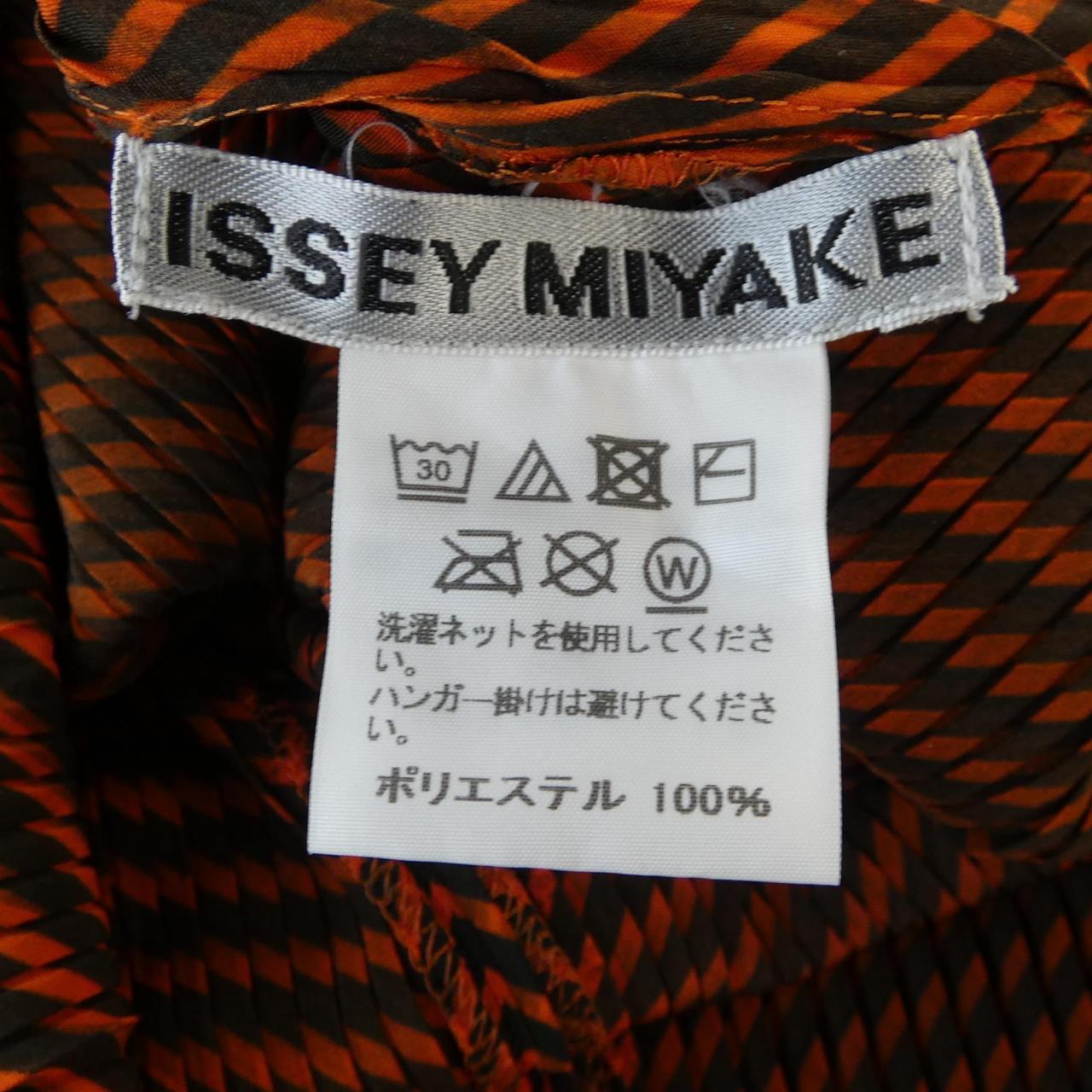 イッセイミヤケ トップス