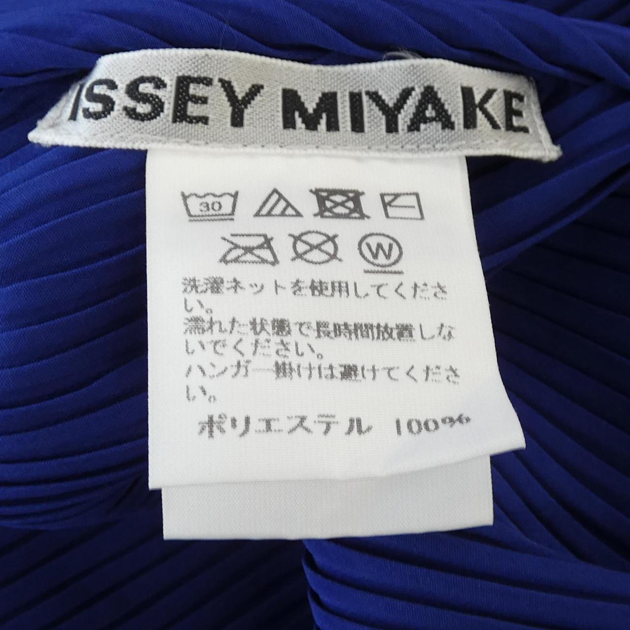 イッセイミヤケ トップス