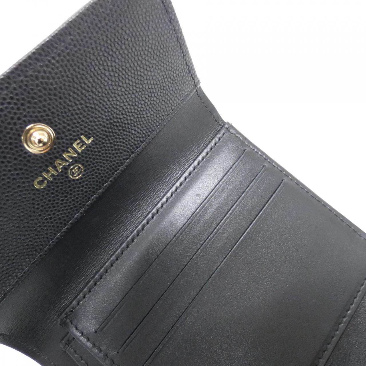 シャネル ボーイシャネル キャビアスキン 財布