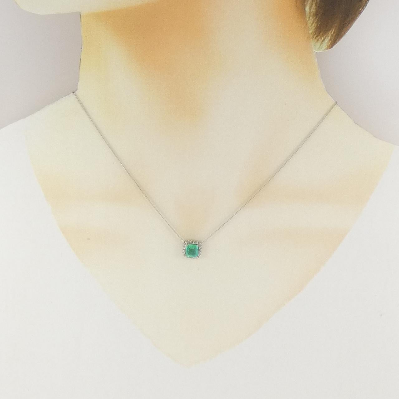 PT850 エメラルドダイヤモンドネックレス