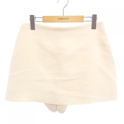 ヴァレンティノ ショートパンツ
