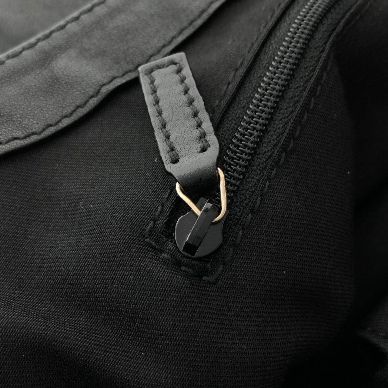グッチ レザーショルダーバッグ