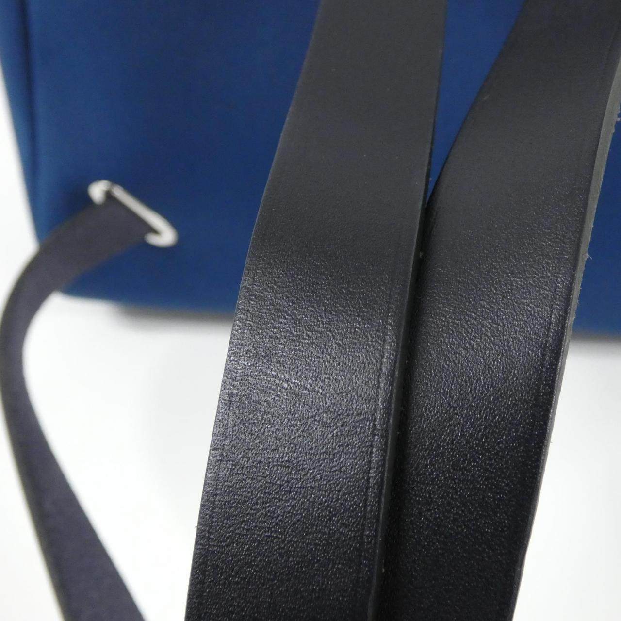 エルメス エールバッグジップアド トワルミリタリー ヴァッシュハンター リュックサック