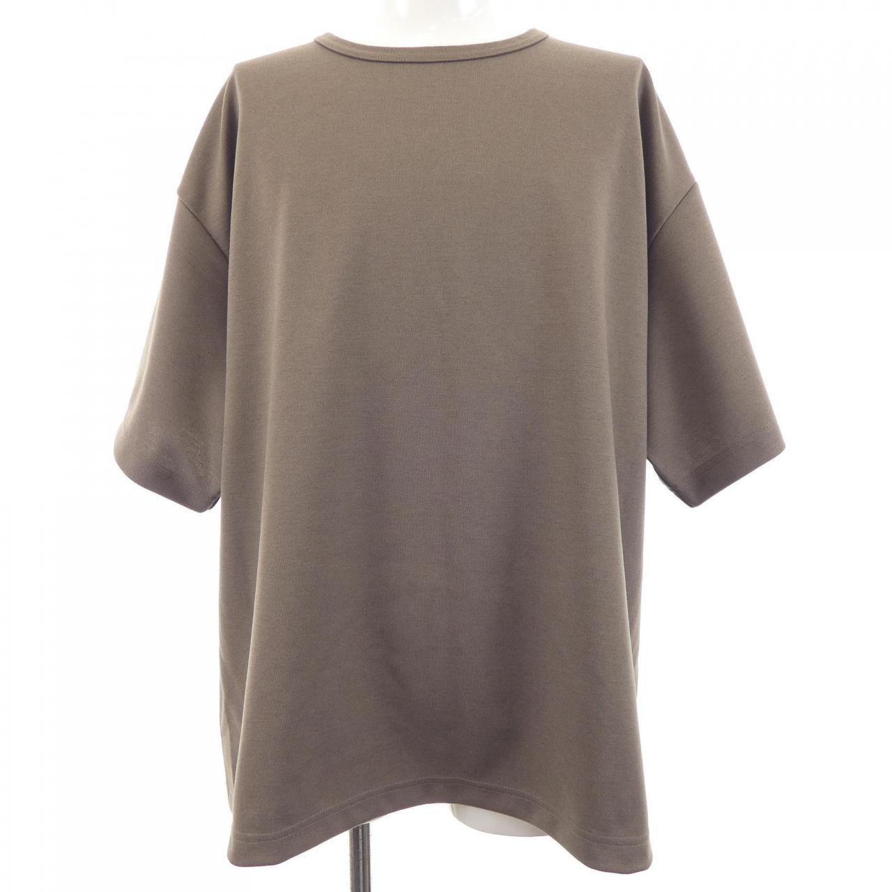 SUAVELE Tシャツ