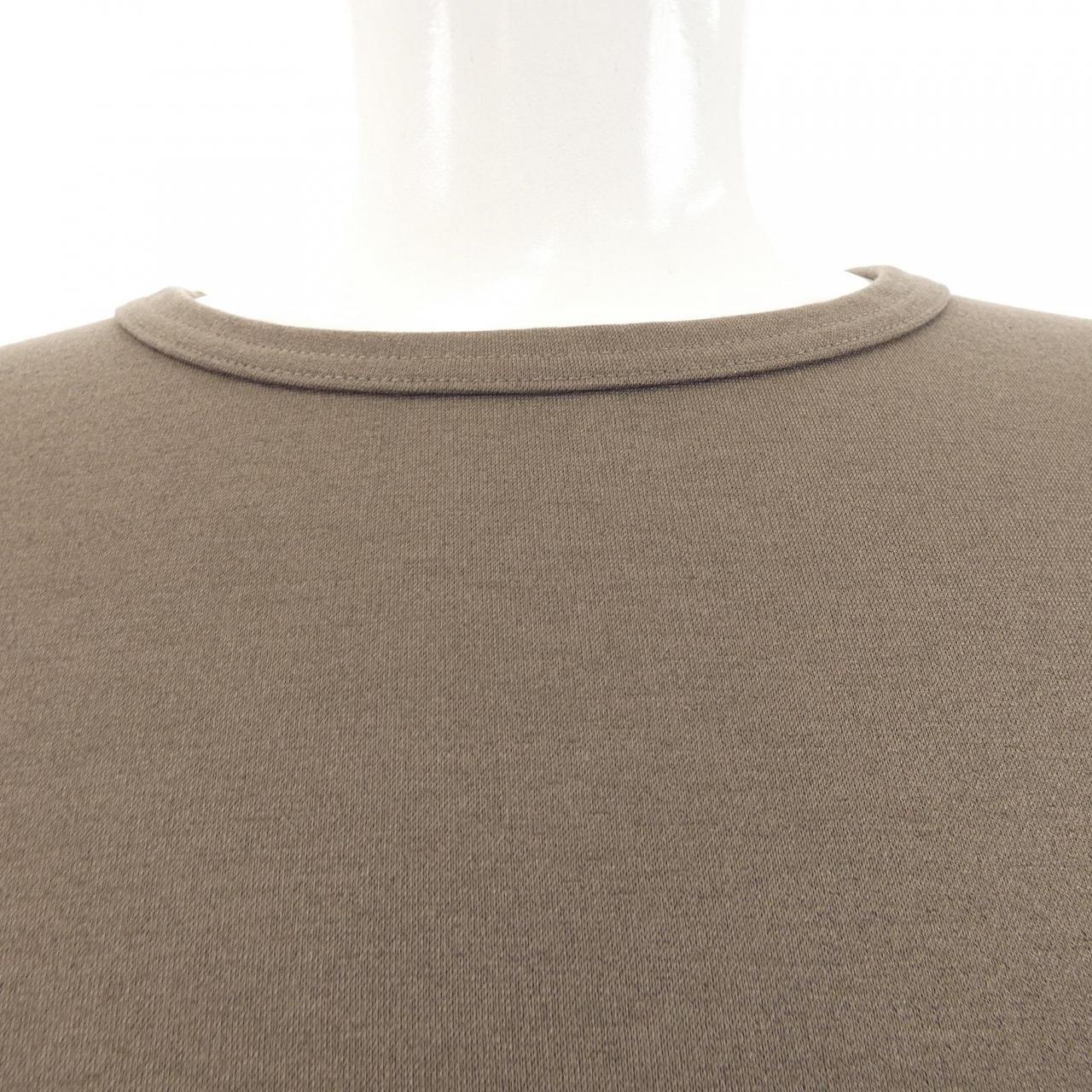 SUAVELE Tシャツ