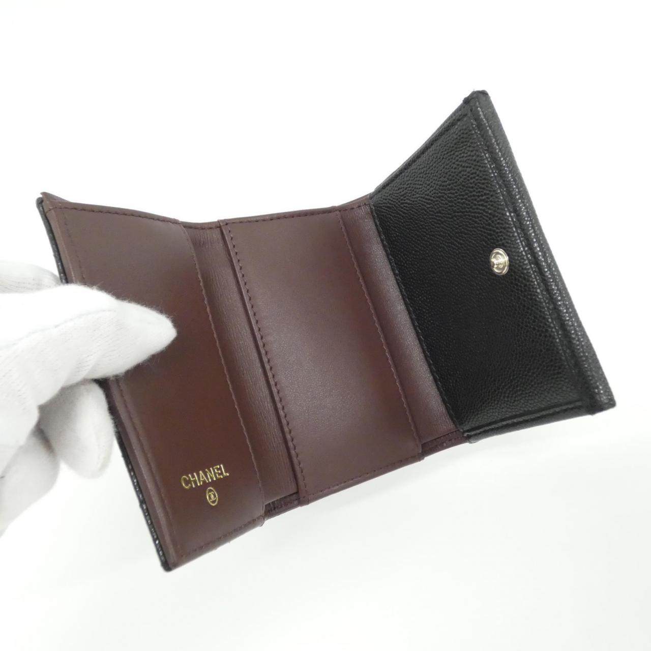 シャネル タイムレスクラシック キャビアスキン 財布