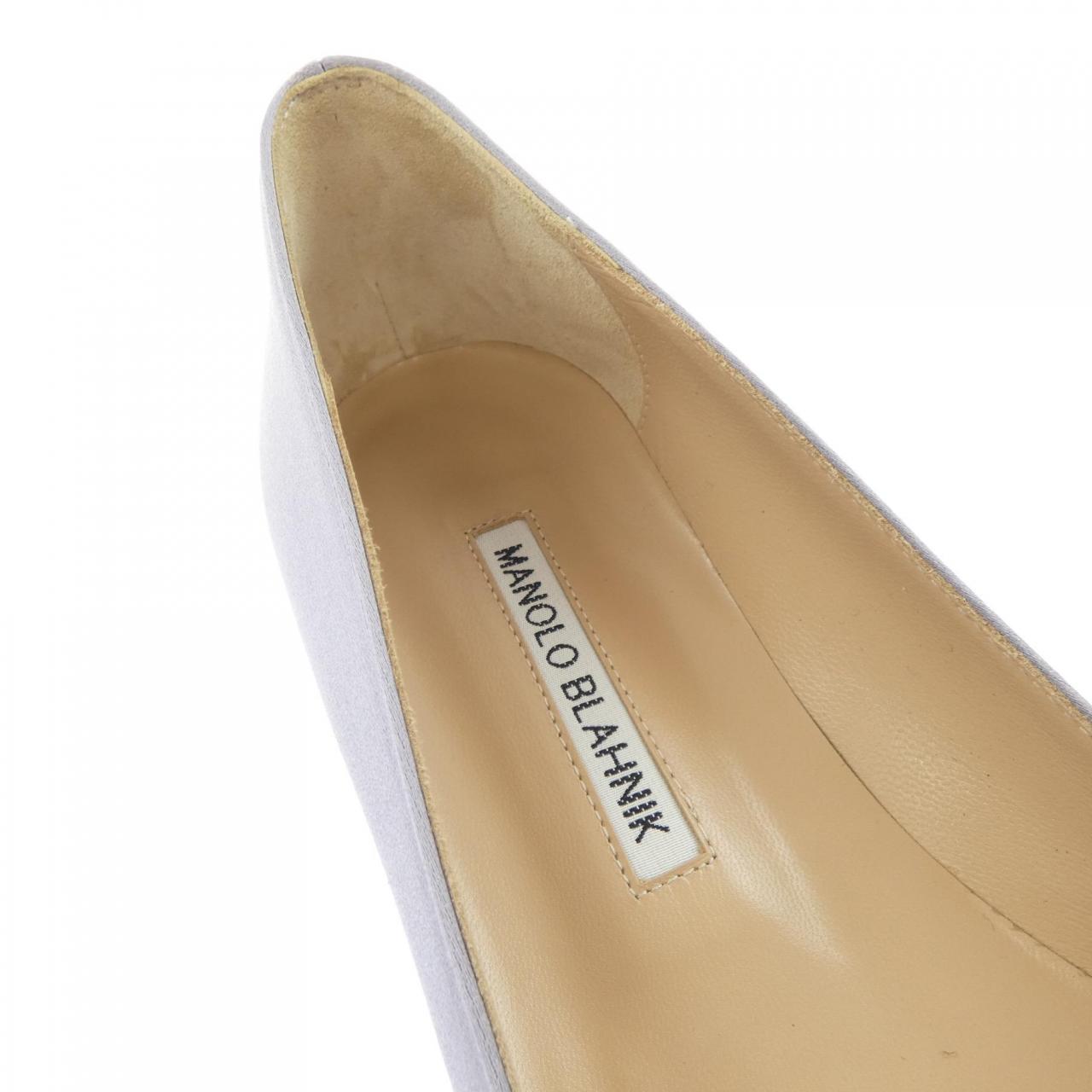マノロブラニク HANGISIFLAT サテンフラットシューズ