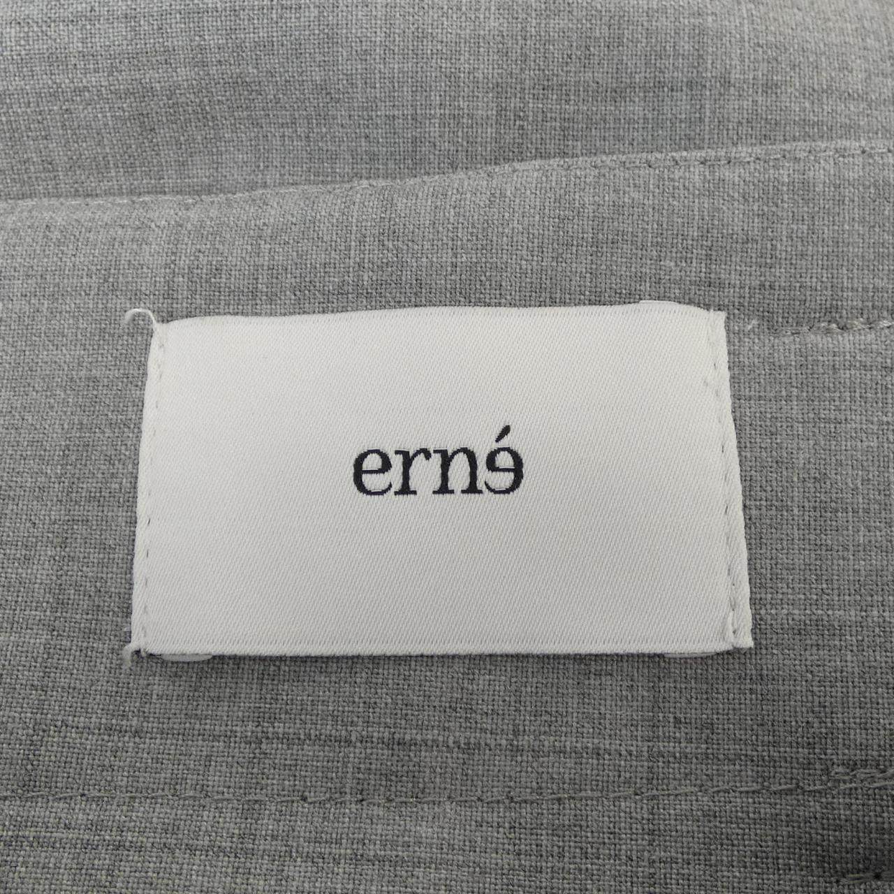 ERNE パンツ
