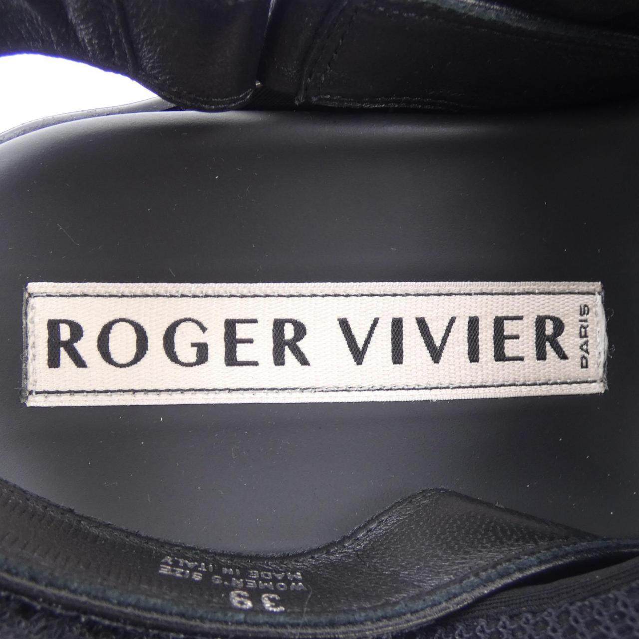 ロジェヴィヴィエ ヴィヴランライトストラスバックル サンダル