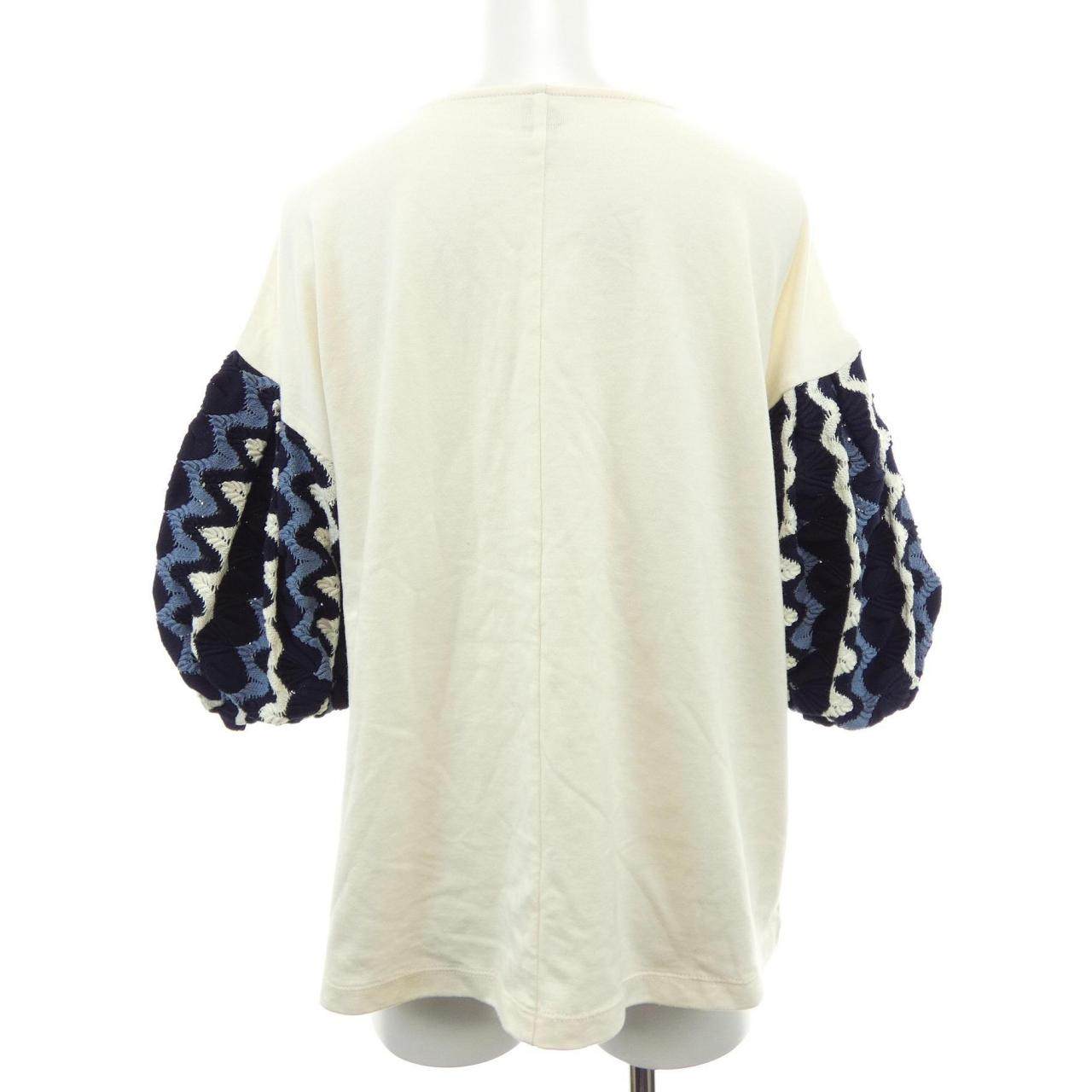 malla トップス