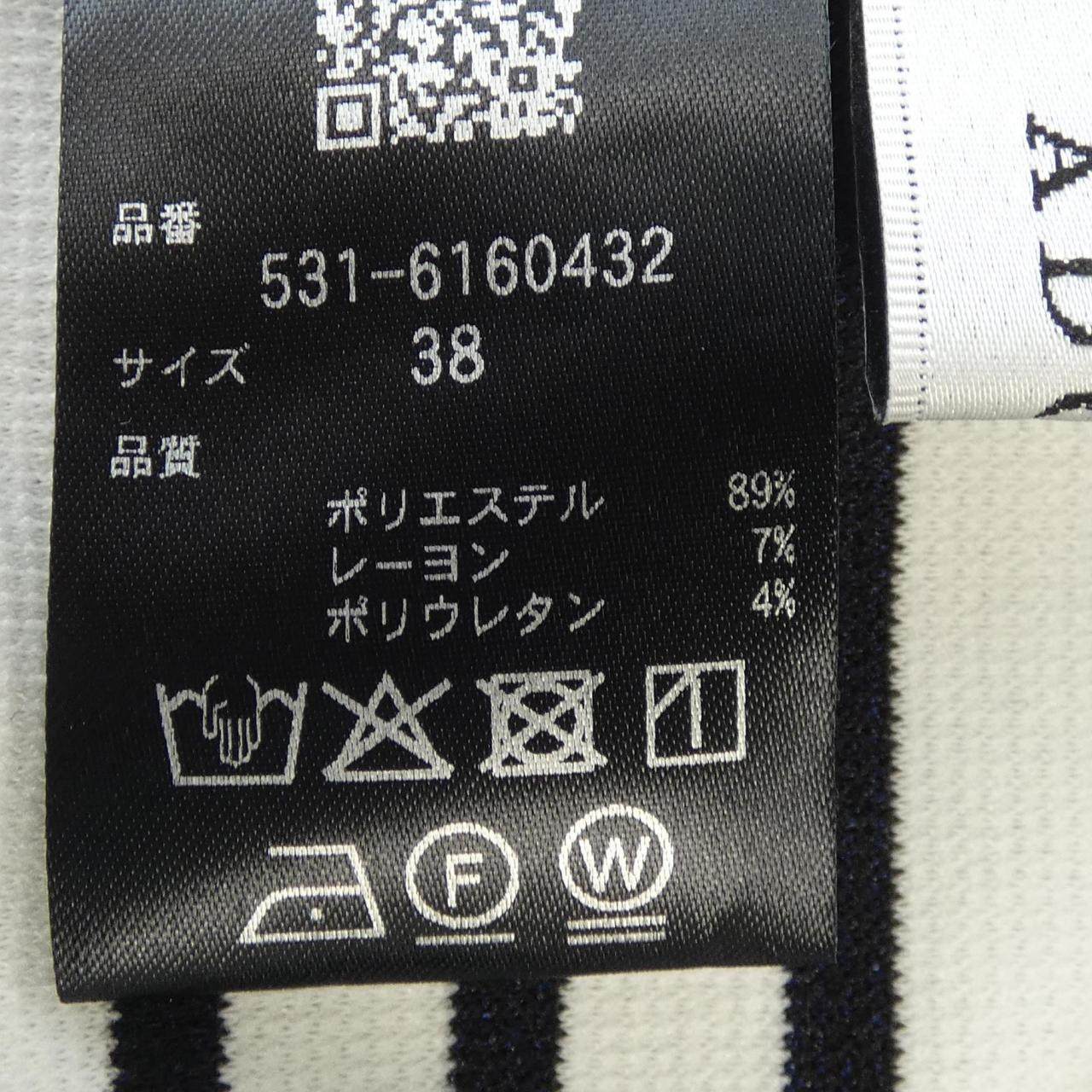 アドーア Tシャツ