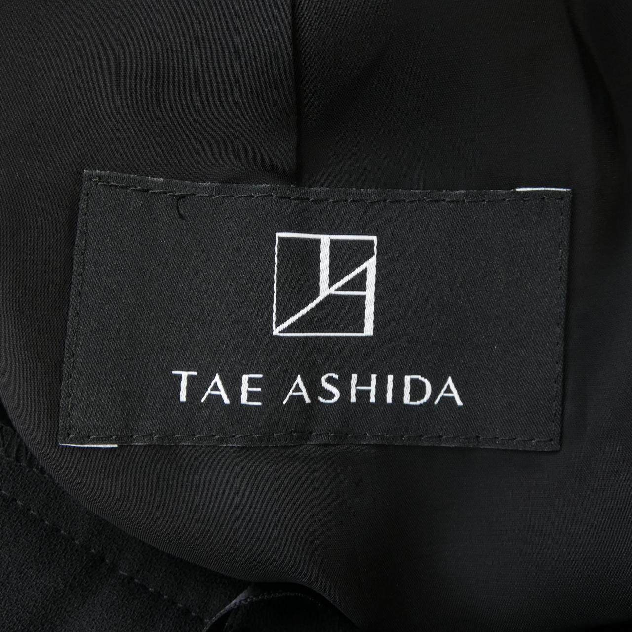 タエアシダ スカート