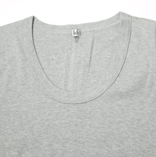 koko コットンUネックTシャツ