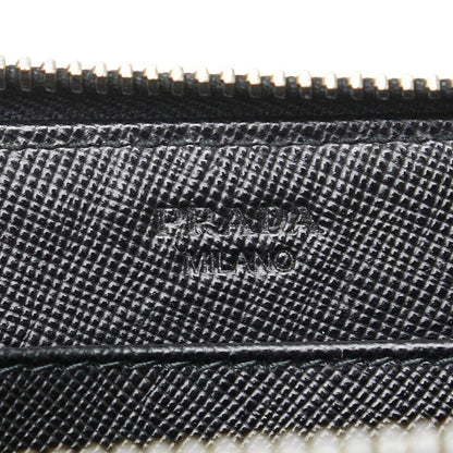 プラダ トライアングルロゴプレート レザー長財布