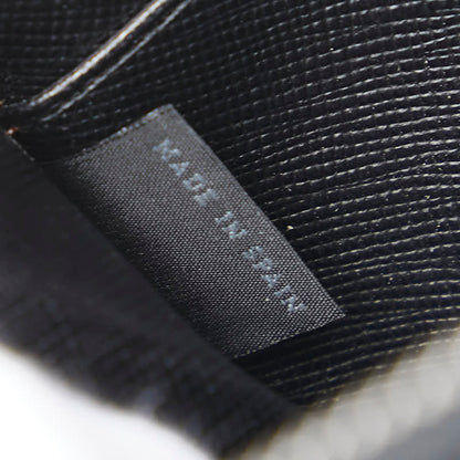 プラダ トライアングルロゴプレート レザー長財布