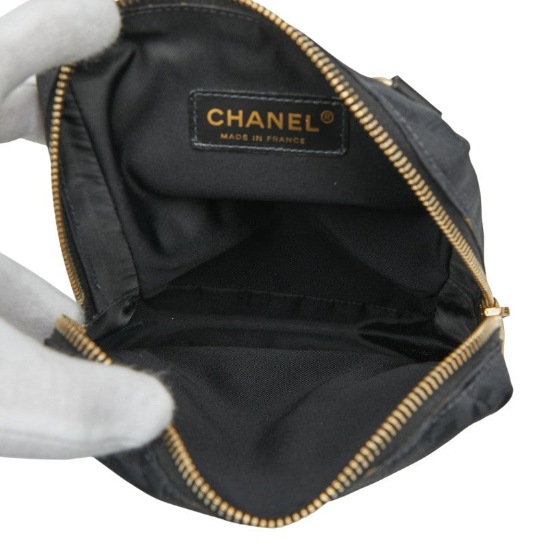 シャネル ニュートラベルライン ナイロン レザー ショルダーバッグ