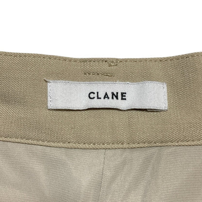 CLANE ベーシックタックパンツ