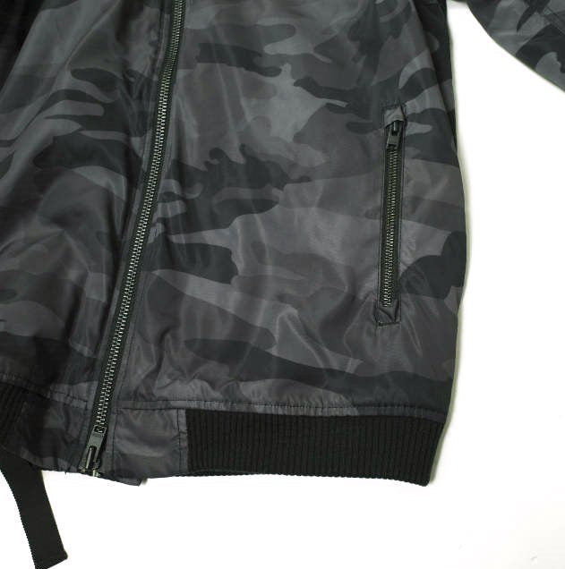 スタンプド Camouflage Tech Zip 中綿ジャケット