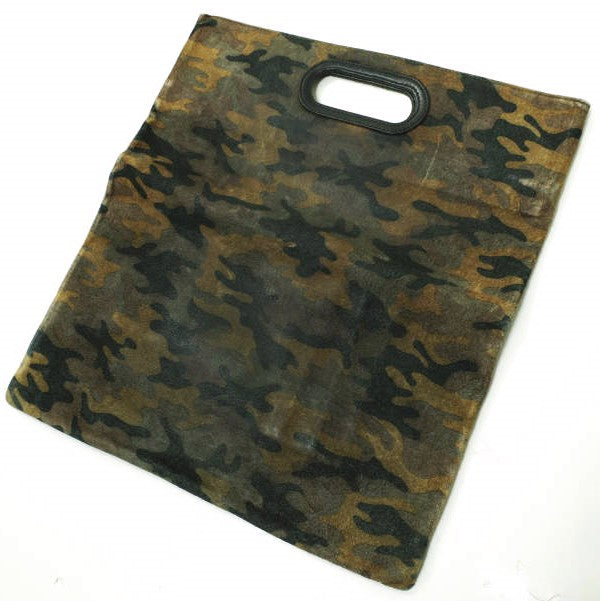 イサムカタヤマバックラッシュ SEDUCTION TRAP スエードレザークラッチバッグ